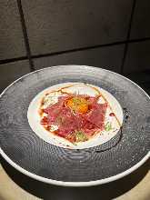 Seared wagyu beef tartare