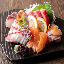 Assorted sashimi