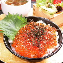 Salmon roe rice bowl