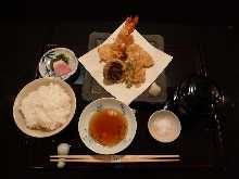 Shrimp and vegetable tempura meal set