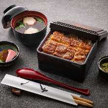 Eel served over rice in a lacquered box Reiwa Half a eel