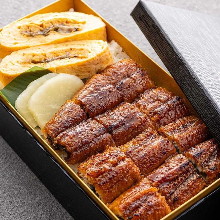 Eel unagi bento 3/4 eel & 2 pieces of Umaki Available from November