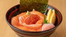 Fatty salmon and salmon roe rice bowl