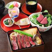 beef steak in a lacquered box