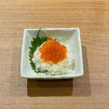 Grated daikon radish with salmon roe