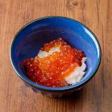 Grated daikon radish with salmon roe