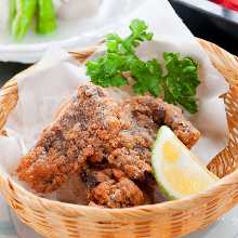 Marinated deep-fried whale (seasoned with soy sauce)