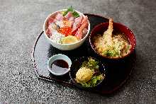 Seafood rice bowl(Up to 5 pieces of tuna for free)