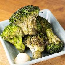 Charcoal-grilled broccoli