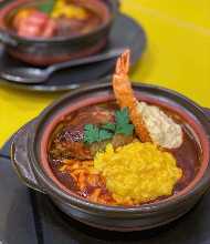 Kobe beef omelette shrimp burger cooked in a clay pot (with salad and soup)