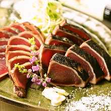 Straw-seared skipjack tuna