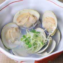 Common orient clams steamed with sake