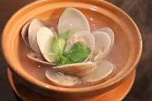 Common orient clams steamed with sake