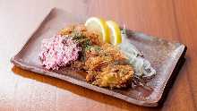 Fried chicken with vinegar and tartar sauce