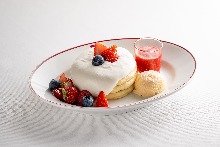 Pancake (seasonal fruit)