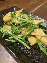 Stir-fried Mibu greens and fried tofu