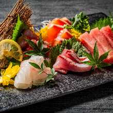 Assorted sashimi