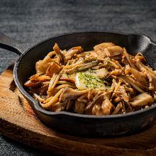 Stir-fried mushroom with butter