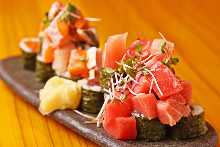 Tuna sushi rolls