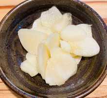 garlic slices garlic slices