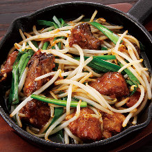 Stir-fried liver and garlic chives