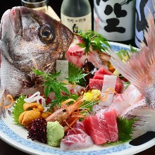 Sugata-zukuri (sliced sashimi served maintaining the look of the whole fish)