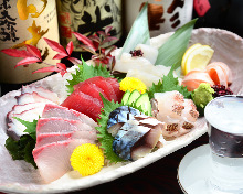 Assorted sashimi