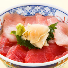 Raw tuna rice bowl