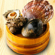 Assorted shellfish sashimi