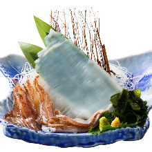 Squid sugata-zukuri (sliced sashimi served maintaining the look of the whole squid)