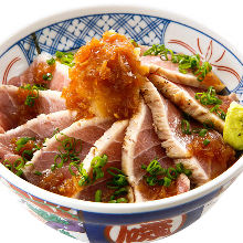 Seared extra-fatty tuna subprimal and grated daikon rice bowl