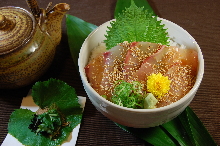 Marinade red sea bream rice bowl