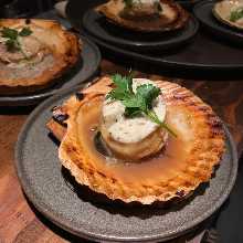 Grilled scallop with butter