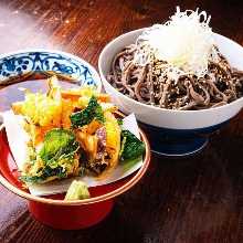 Buckwheat noodles with fried vegetables