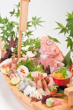 Assorted sashimi