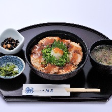 Steak rice bowl