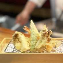 Assortment of 3 types of seasonal tempura