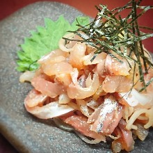 Finely chopped horse mackerel sashimi