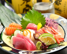 Assorted sashimi