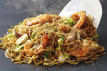 Yakisoba noodles with sauce