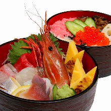 Chirashi sushi