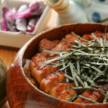 Sweet broiled eel rice bowl