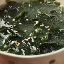 Wakame seaweed soup