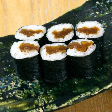 Kanpyo sushi rolls