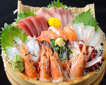 Assorted sashimi