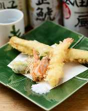 Tempura of seasonal taste