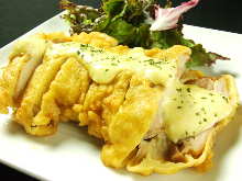 Fried chicken with vinegar and tartar sauce