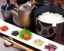 Kamataki Gohan (rice in a metal pot)