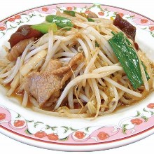 Stir-fried bean sprouts