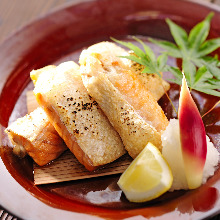 Grilled fatty salmon belly